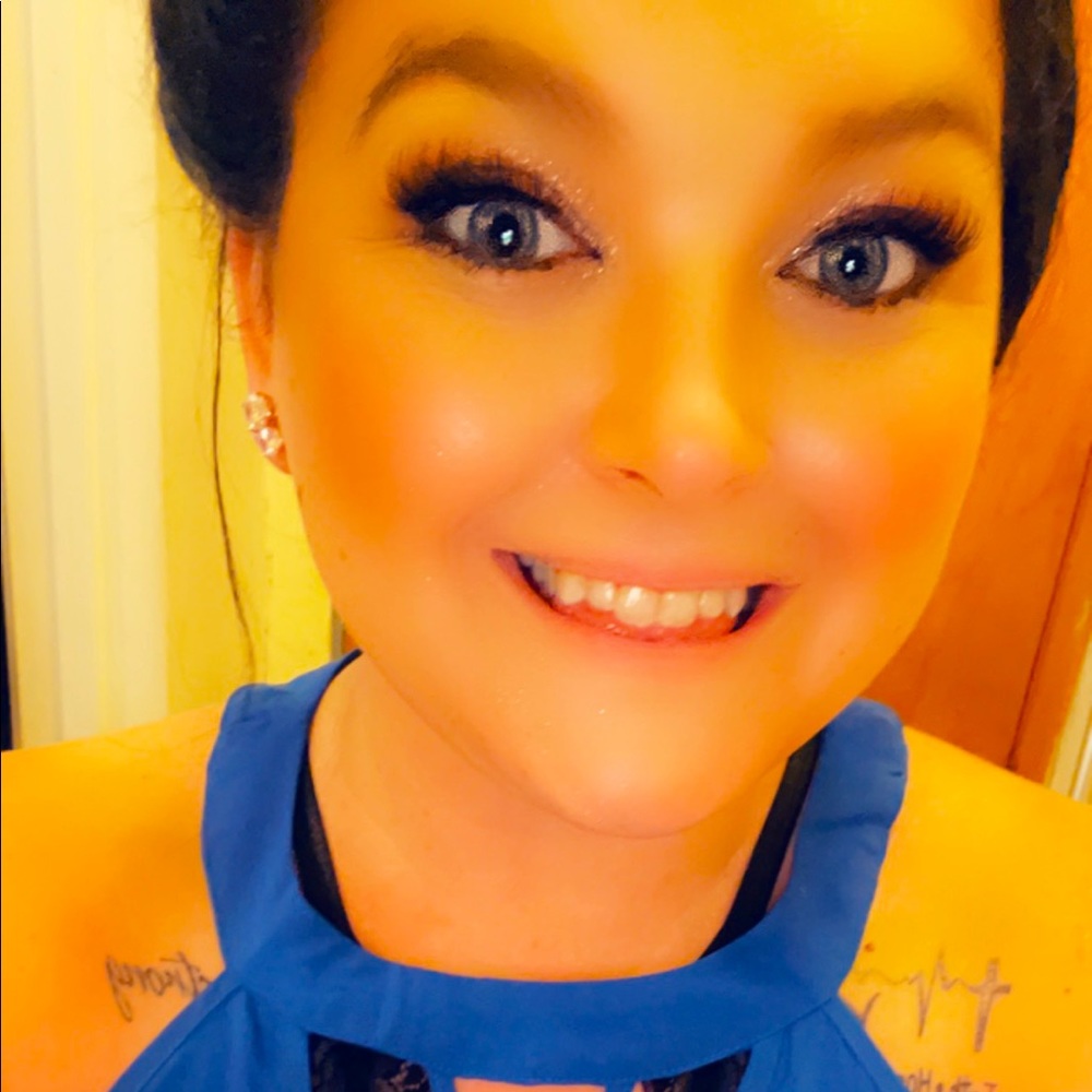 Meet your Posher, Danielle